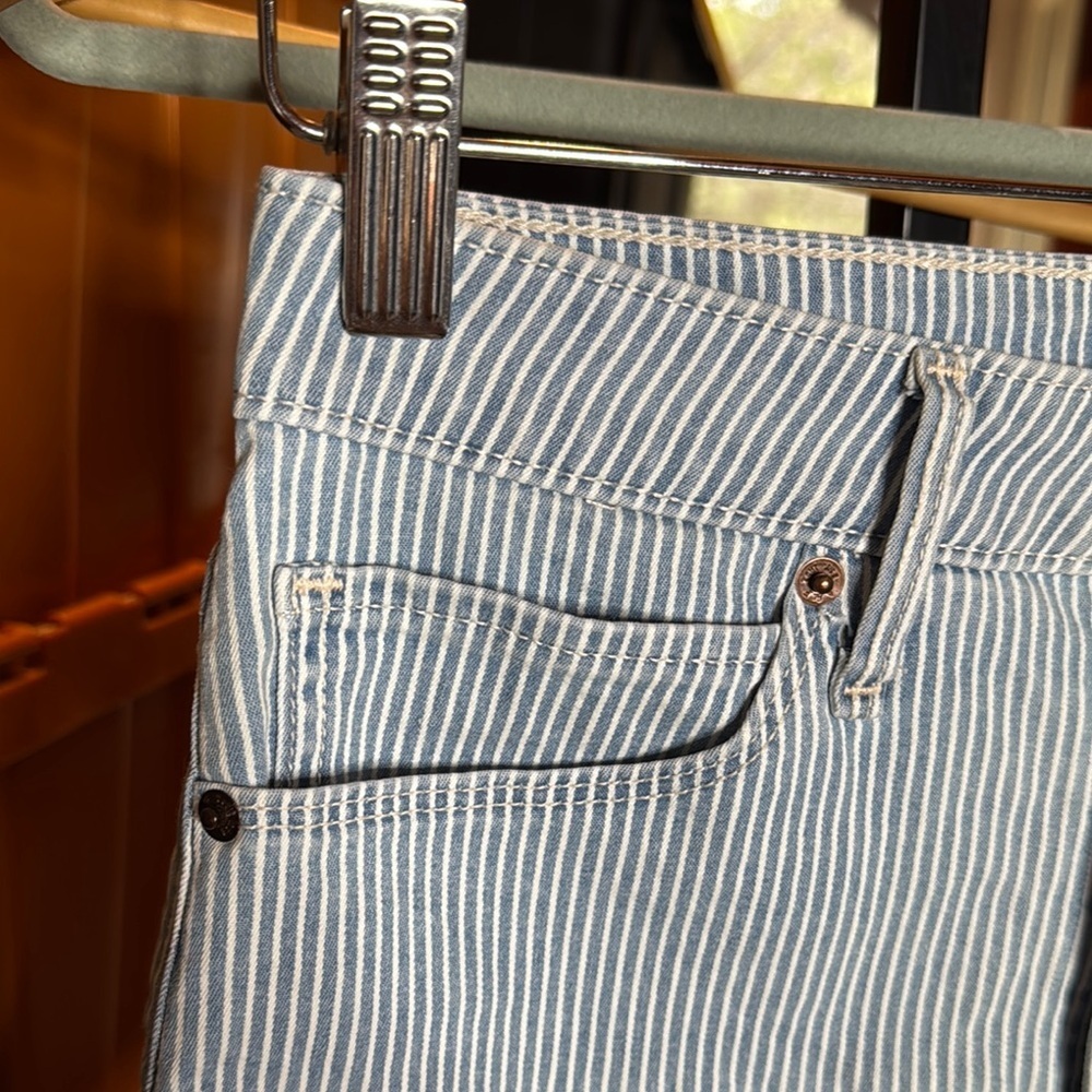Abercrombie & Fitch Simone High Rise Striped Denim Shorts Blue White Size 26 - Picture 4 of 11